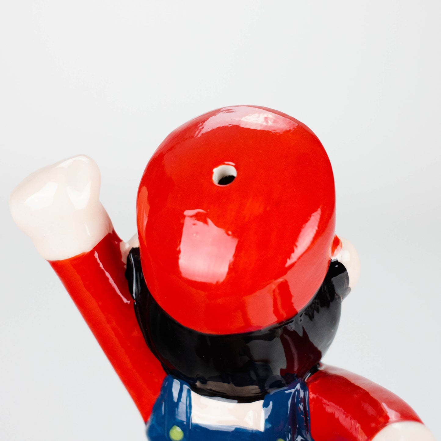 7.5″ Mario Design Ceramic Bong – Retro Gaming-Inspired Collectible [ES087WP]