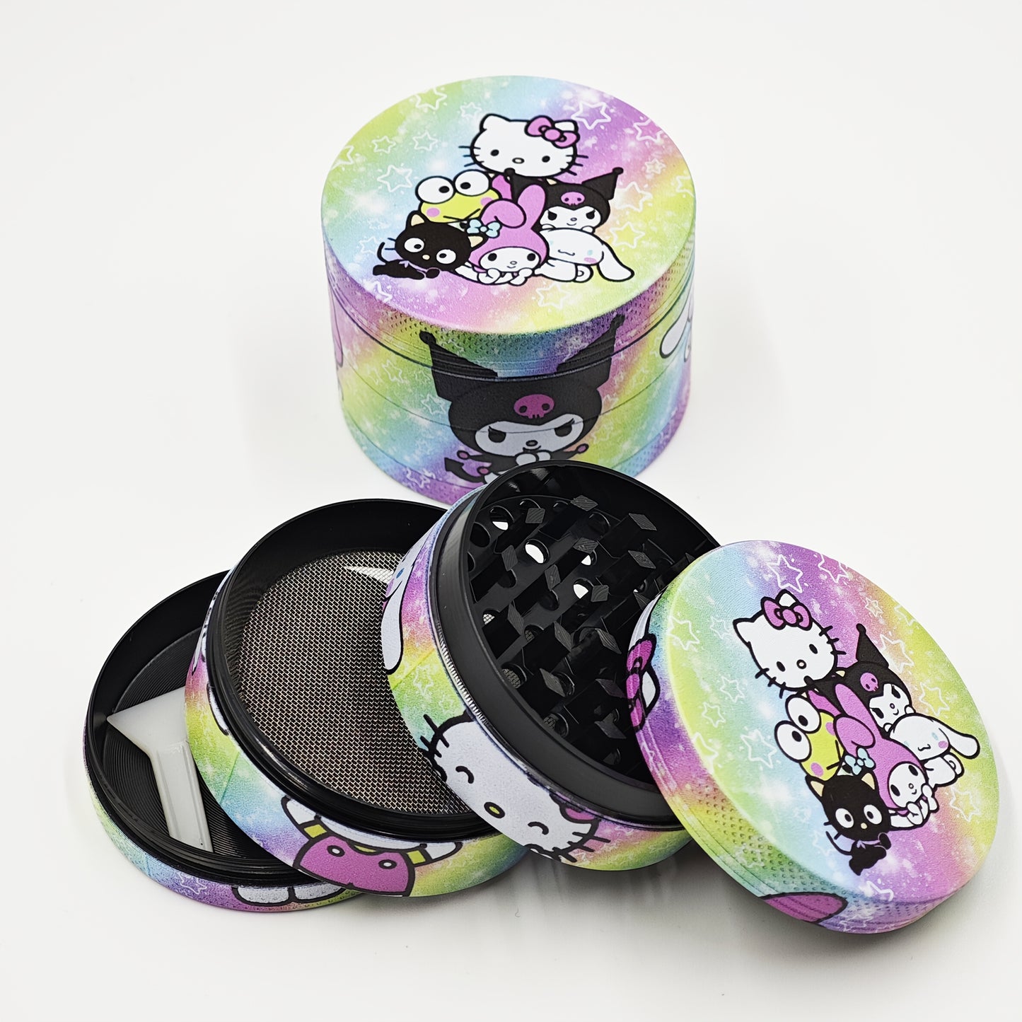 The for hello kitty for kuromi Printed Full-Wrap Grinder, a Four-Layer Metal Grinder, Can Be a Great Gift for Your Family And Friends.
